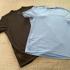 Bundle of 2 Men’s luxe t-shirt sz medium